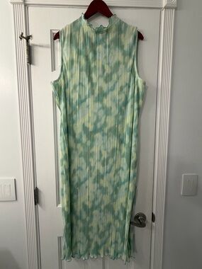 Sleeveless Pleated Maxi Dress in Aqua and Cream